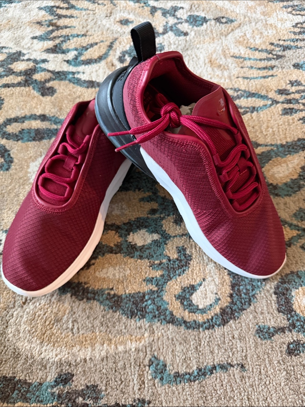 Nike Air max motion Men’s Athletic Shoes Burgundy and White